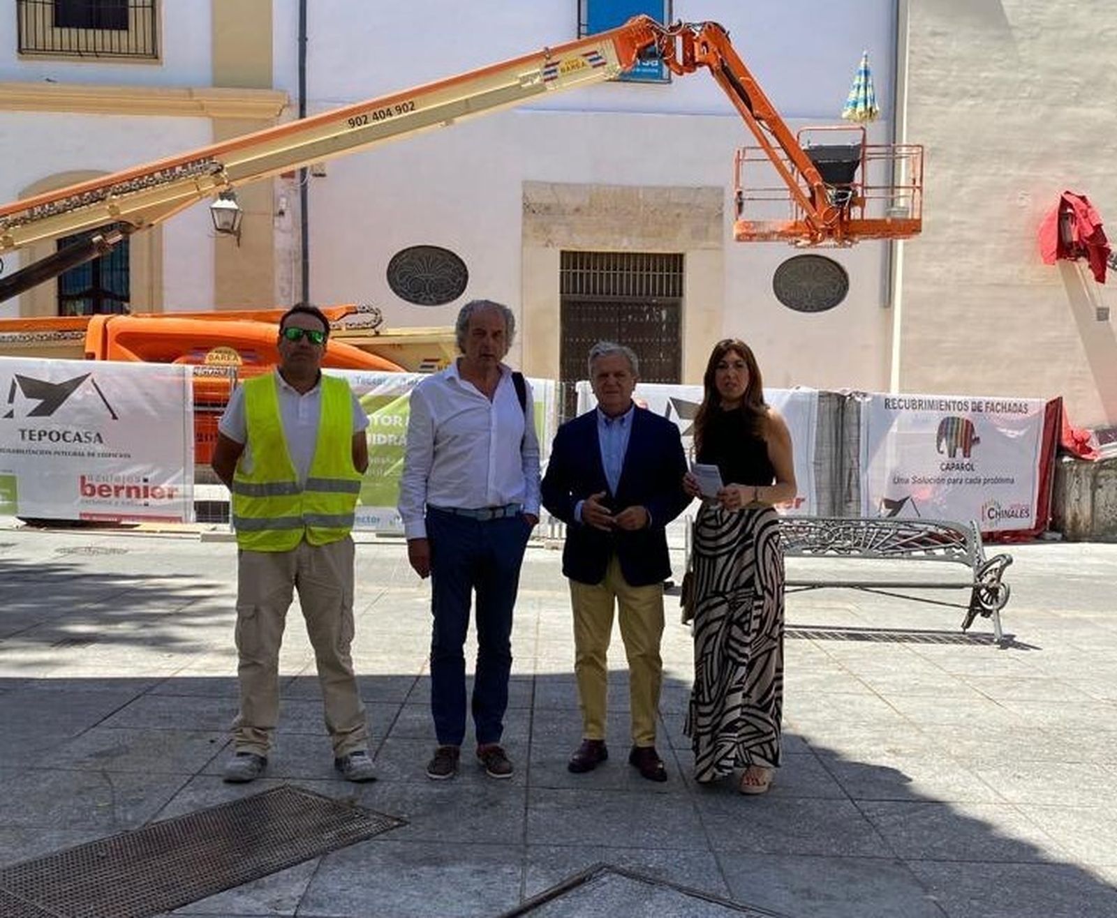 Visita a las obras de la iglesia de La Compañía.