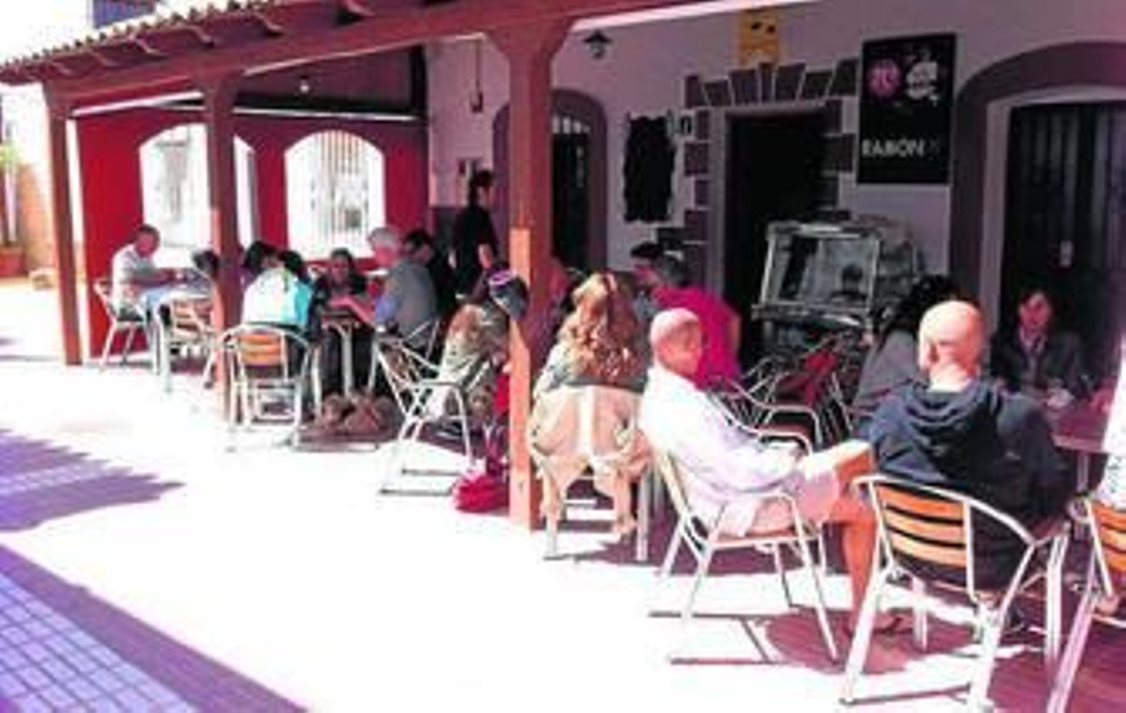 La alta presencia de público se ha dejado sentir en las terr