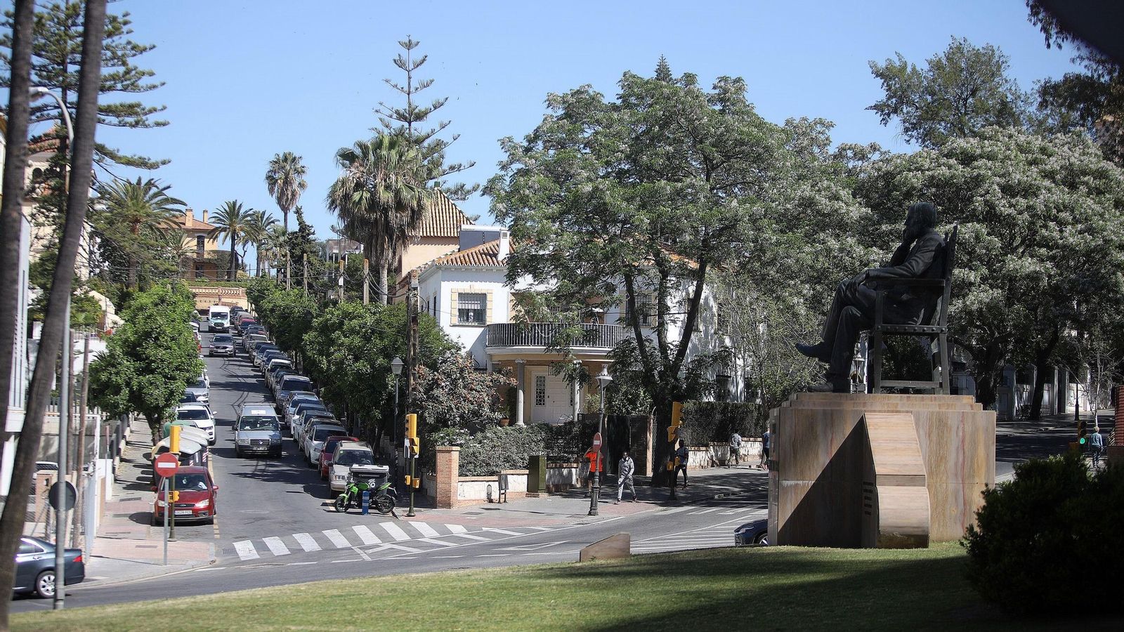 La Avenida Buenos Aires desde la estatua a Juan Ramón Jiménez.