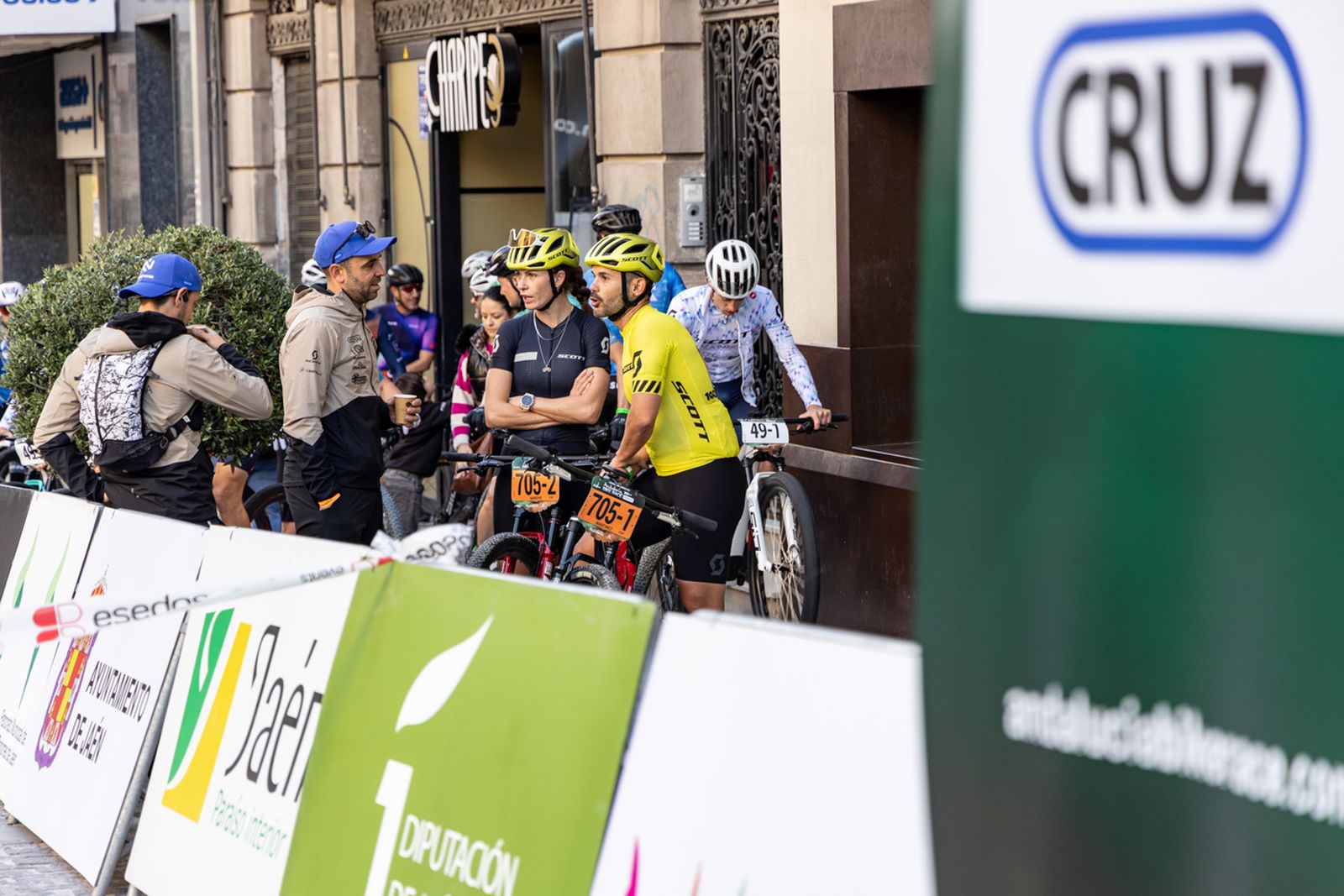 Jaén, protagonista de nuevo en la salida de la tercera etapa de la Andalucía Bike Race