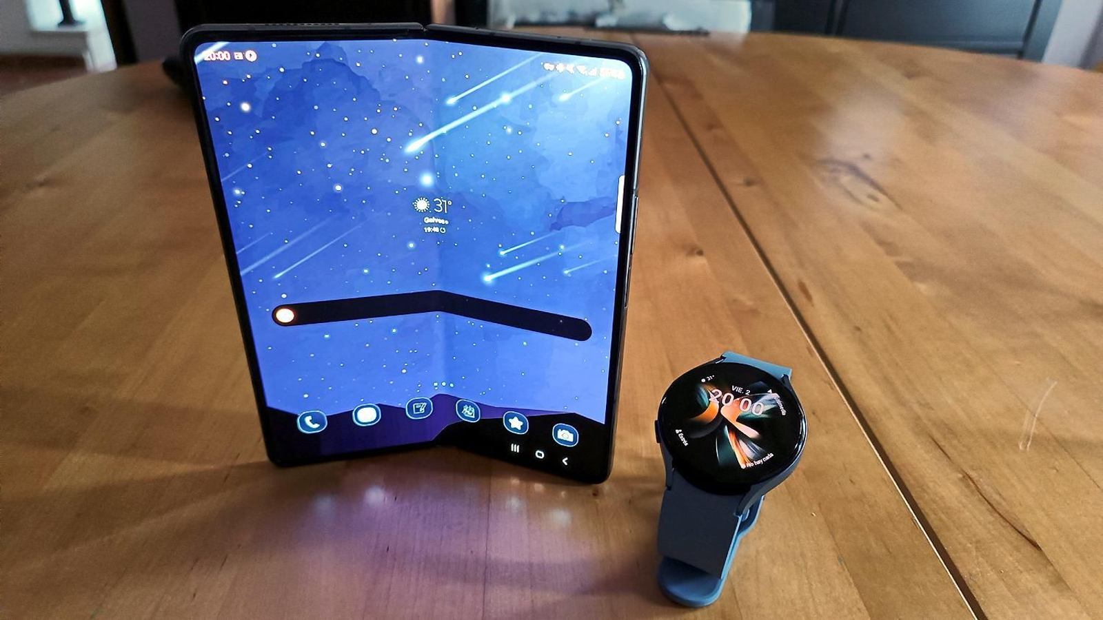 Samsung Galaxy Z Fold 4 y Galaxy Watch 5
