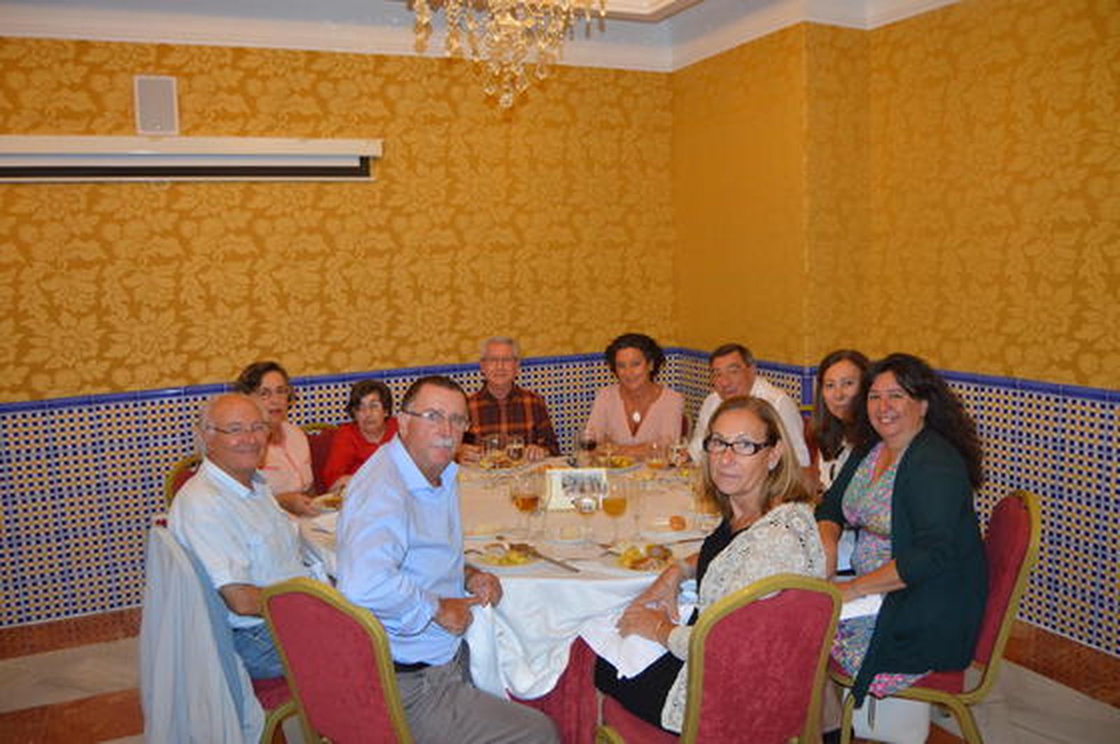 MarcelinoPorquicho, Carmen Pavón, Silvia y Santiago Domínguez, Milagros Martínez, Juan Antonio Guerrero, Carmen e Isabel Barros, Marga Forné y Rafael Lozano.

Foto: Ignacio Casas de Ciria
