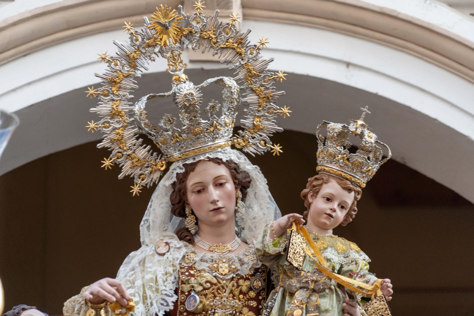 Imágenes de la procesión La Virgen del Carmen por las calles de Huelva