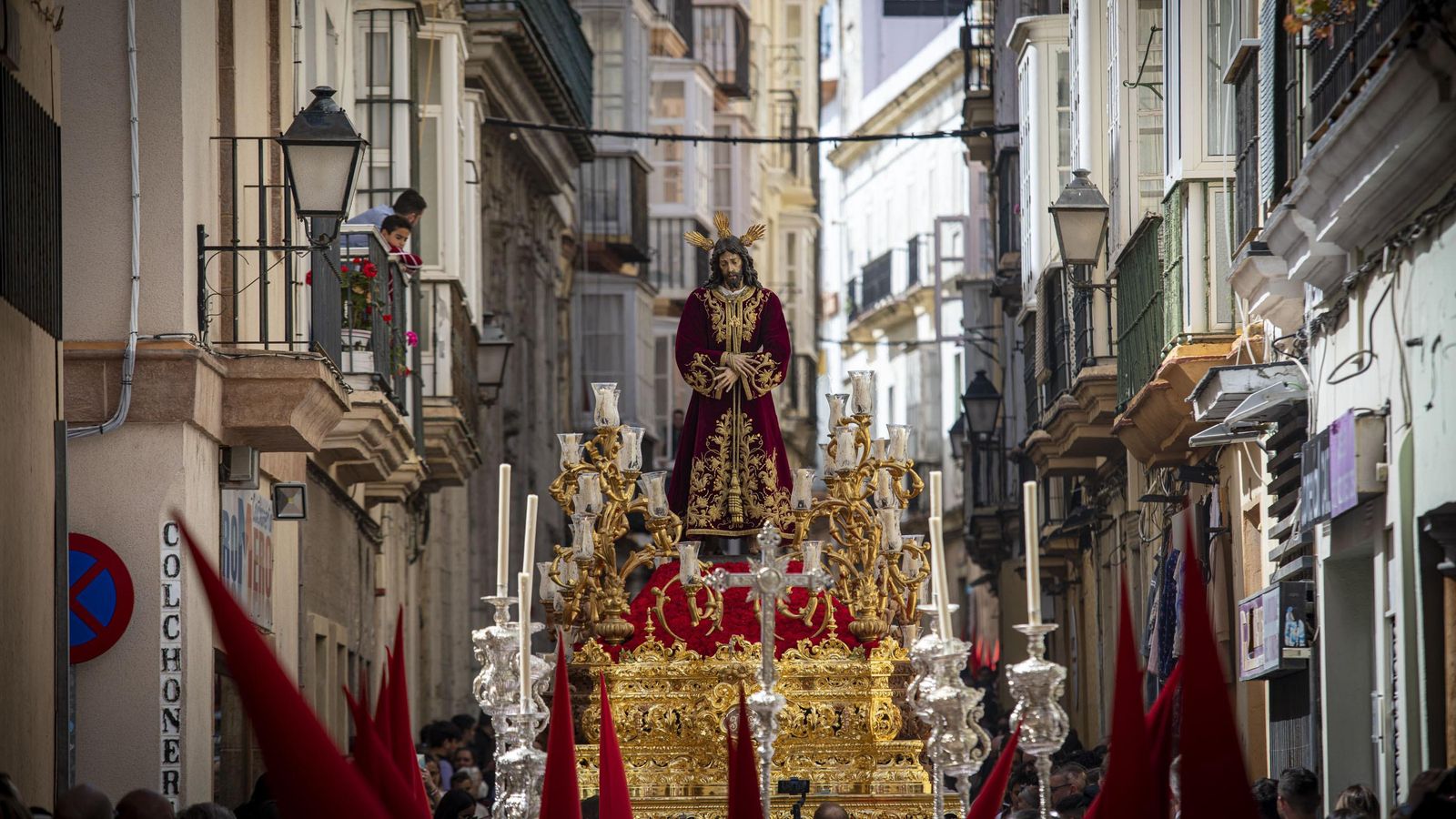 Las imágenes de la cofradía de Las Penas en la Semana Santa de Cádiz 2022
