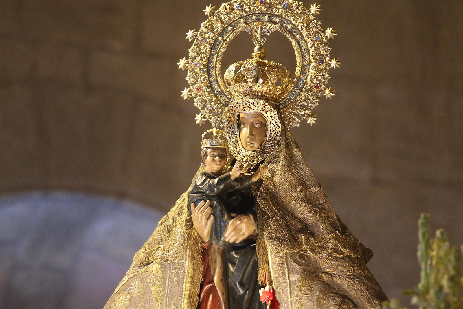 Fotogalería de la retirada de la Virgen del Mar para su restauración