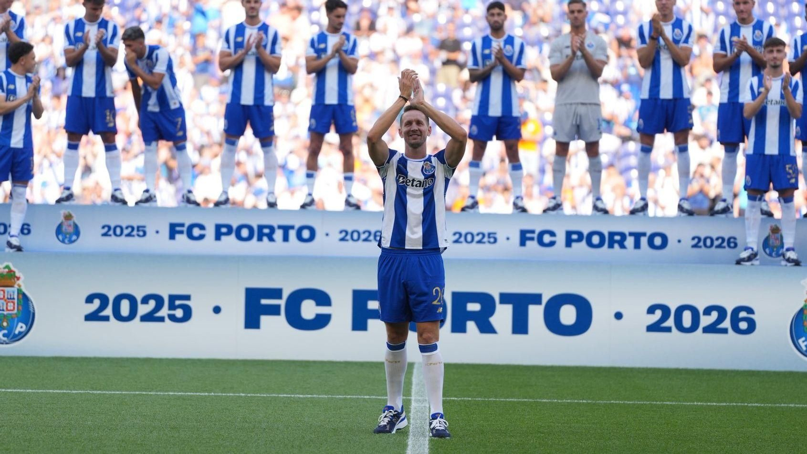 Luuk de Jong en la presentación del Oporto