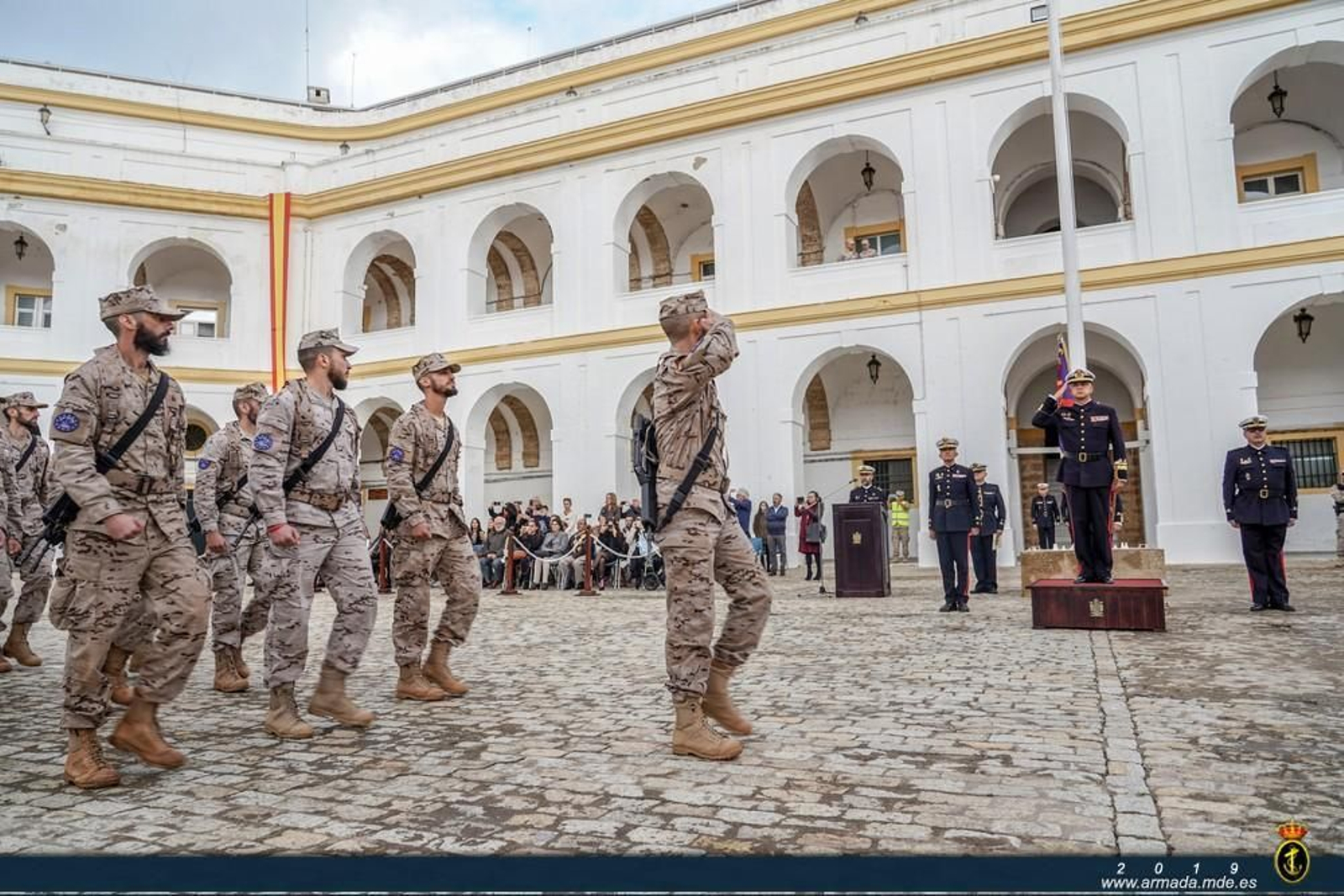 Las imágenes del recibimiento a los infantes de Marina de Mali