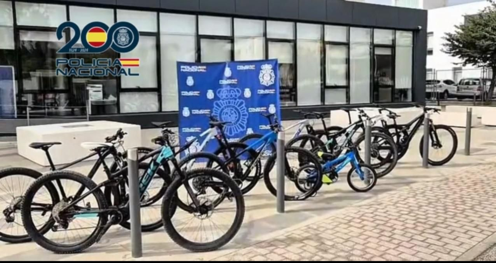 Algunas de las bicicletas recuperadas en la operación.