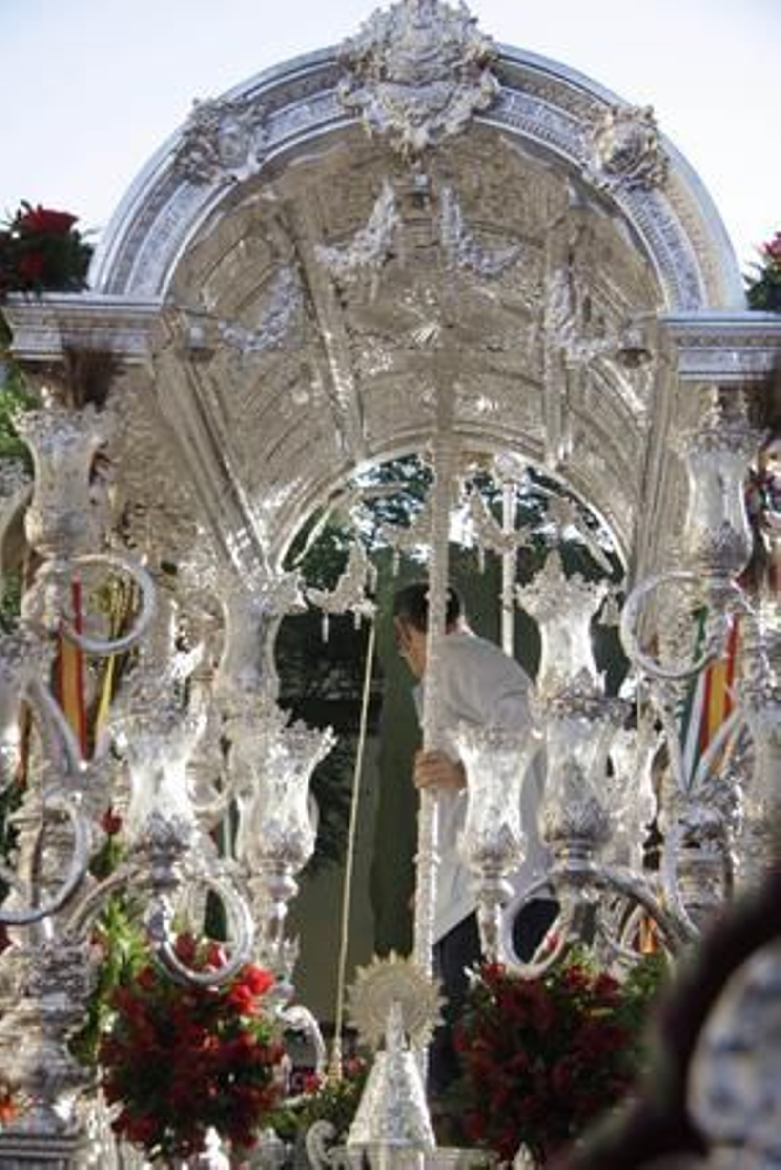 La Hermandad del Cerro del Águila inicia su peregrinación hacia El Rocío.

Foto: BELEN VARGAS