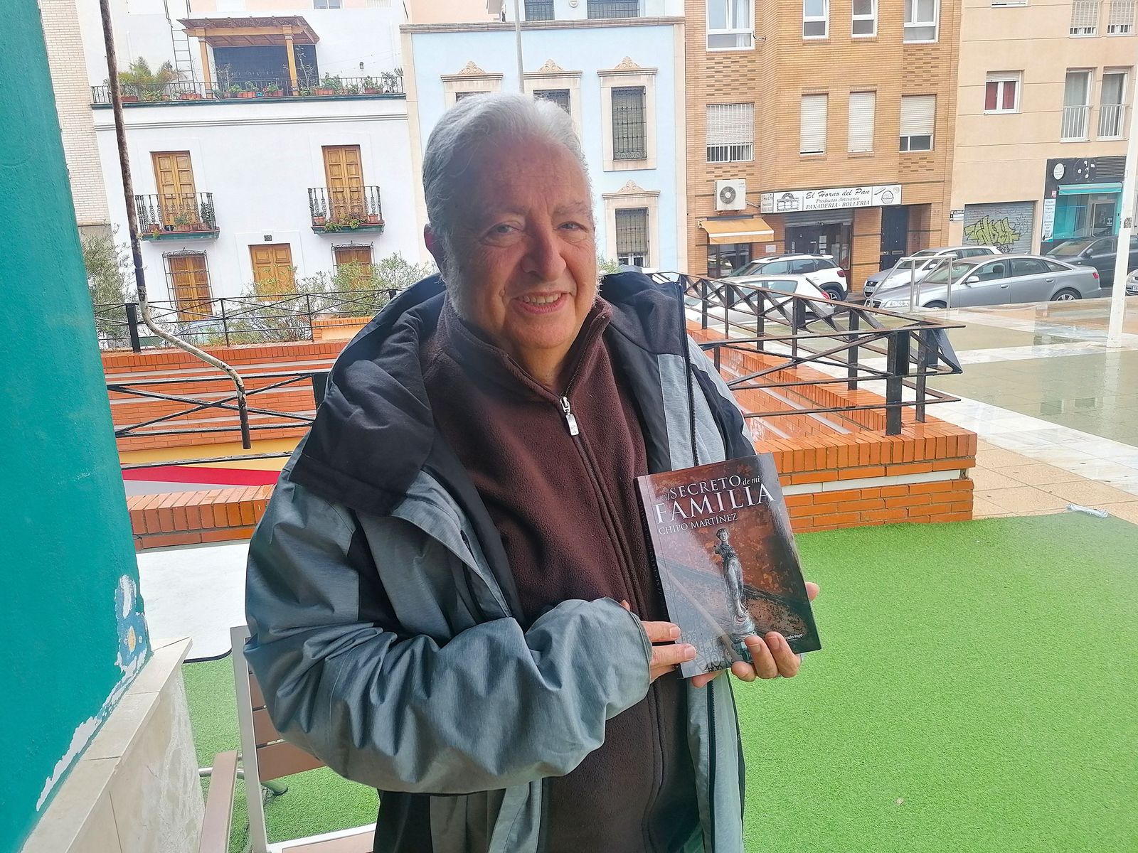 Chipo Martínez con la novela que presenta este miércoles en Diario de los Libros.