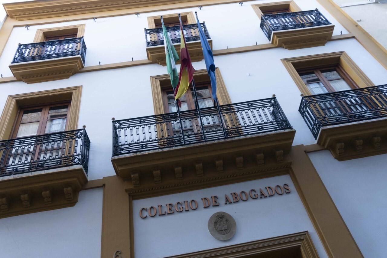 El Colegio de Abogados de Sevilla convence a un juzgado que no quería aplazar un juicio a una letrada recién operada