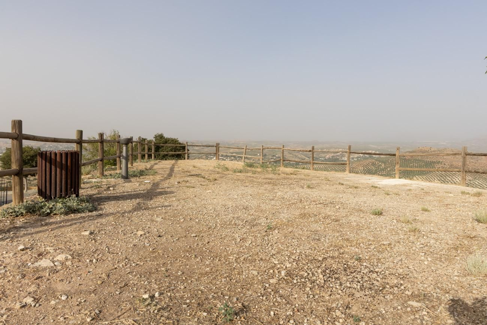 Estado de abandono del parque del Cerro de las Canteras