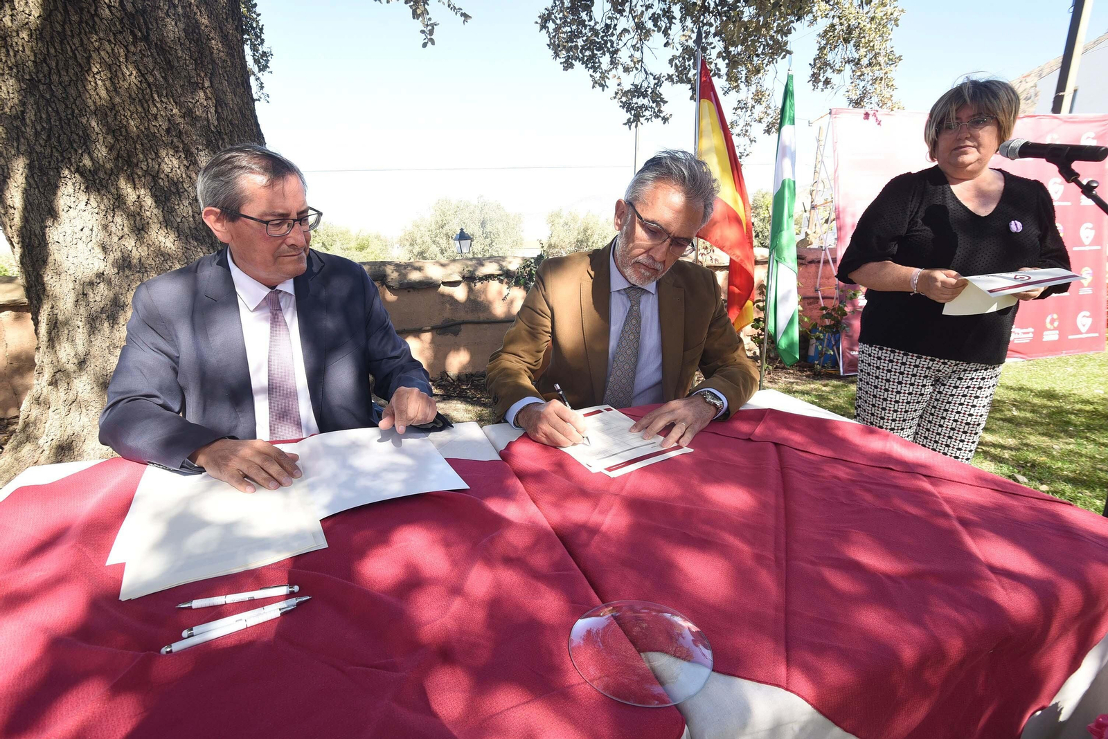 La Diputación de Granada y 28 entidades de la provincia firman el primer Pacto Provincial contra la Despoblación