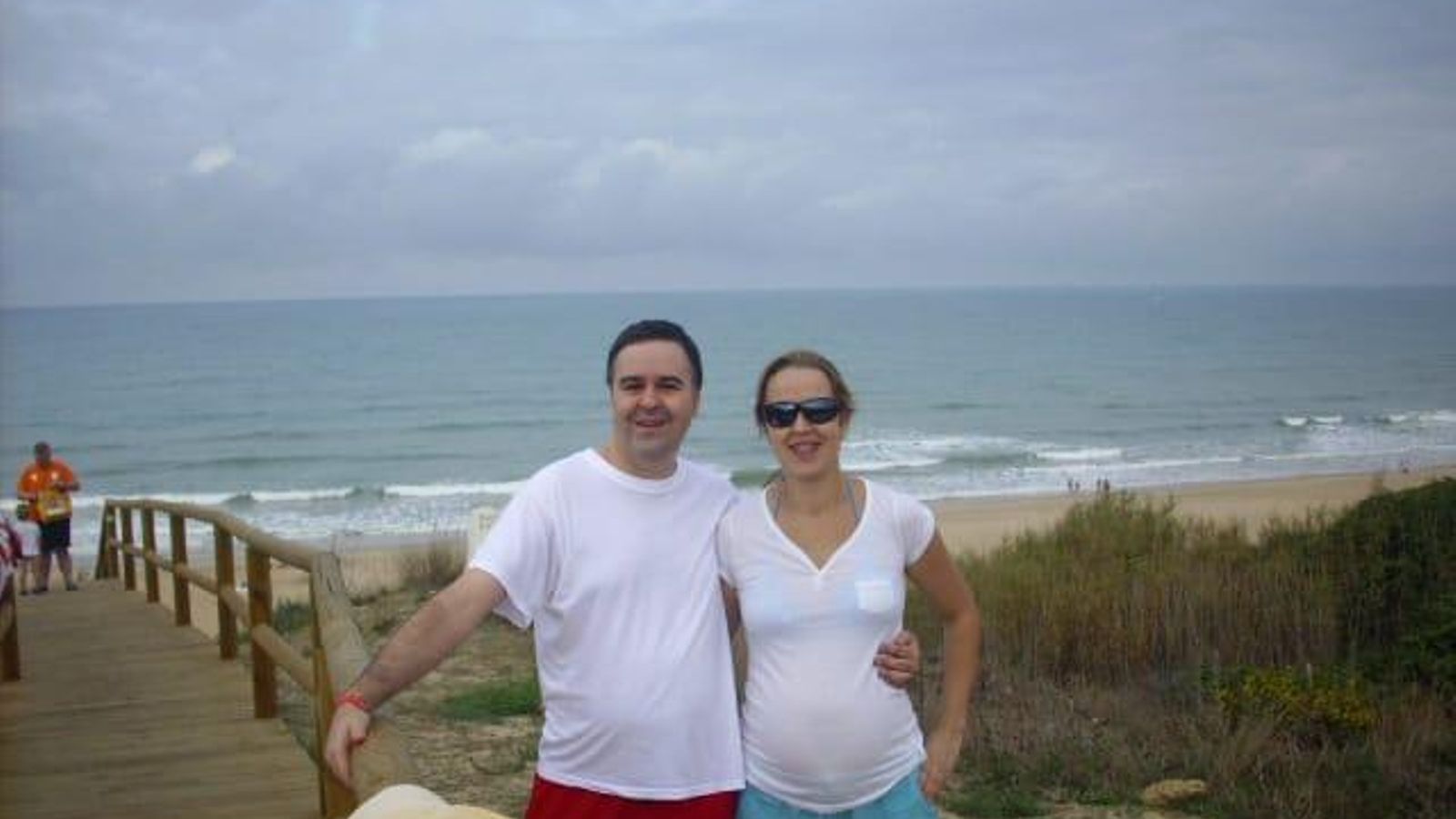 Rocío junto a su hermano.