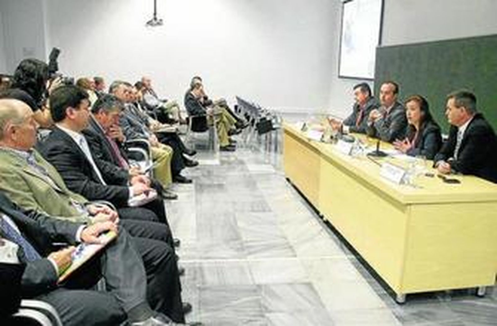 Rosora del Poniente y Frutas Playa se incorporan a Ecohal