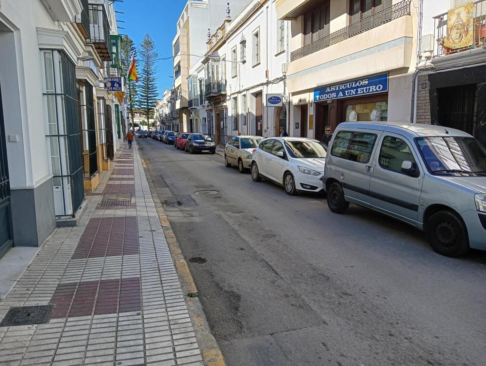 El tramo de la céntrica calle San Juan más próximo a la plaza conocida popularmente como El Pradillo.