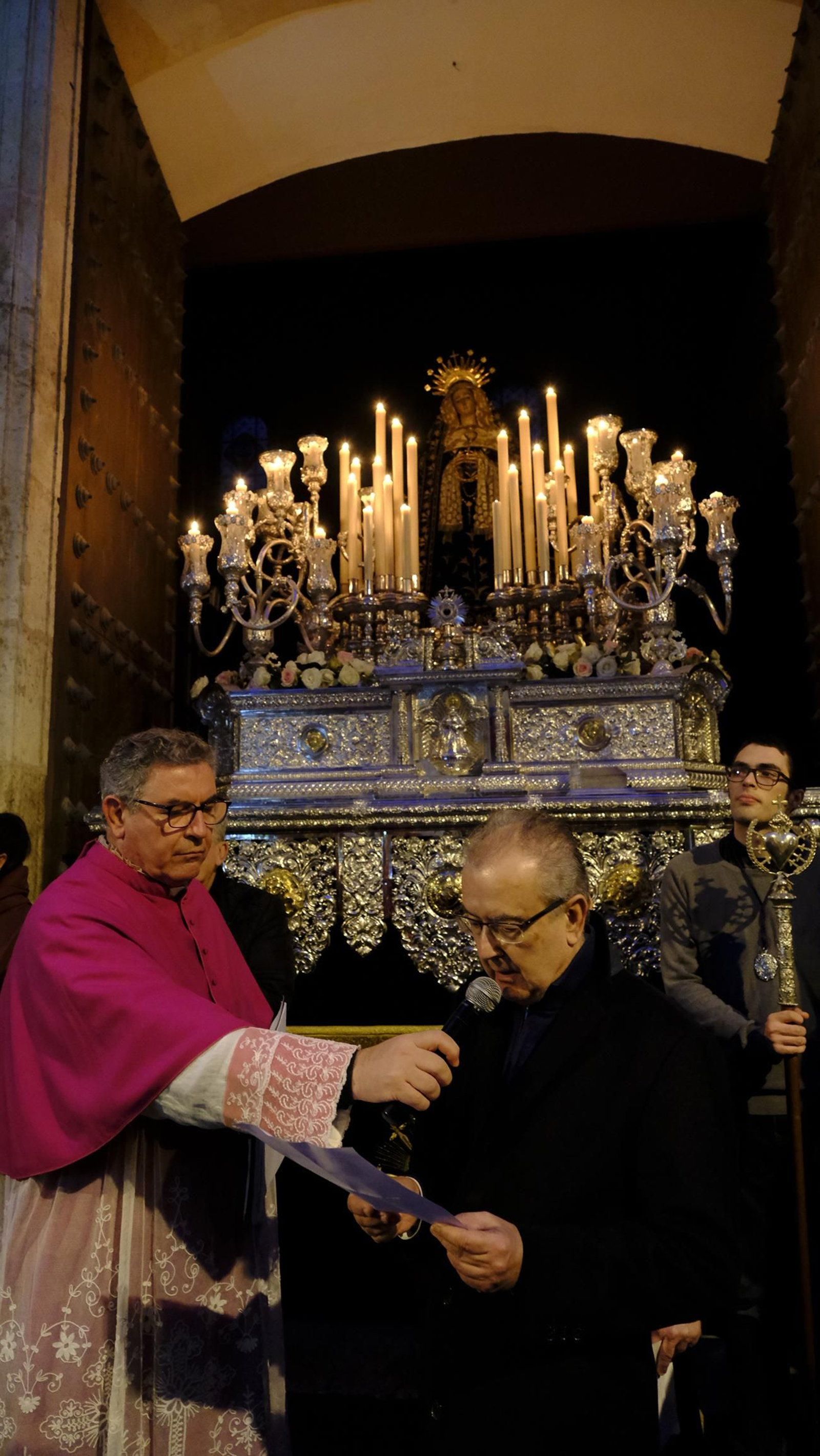 Las imágenes del Vía Crucis del Cristo de la Escucha