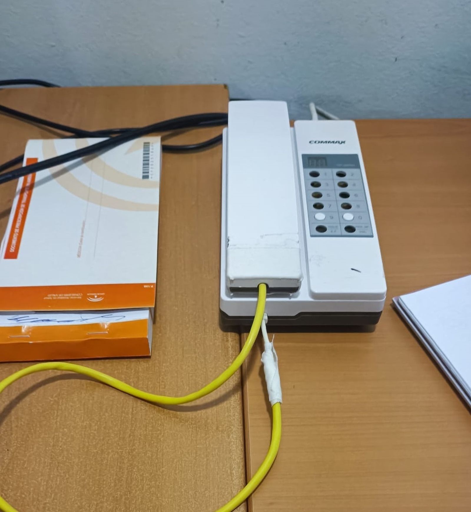 Las imágenes de los desperfectos y roturas denunciados en Urgencias de Huelva