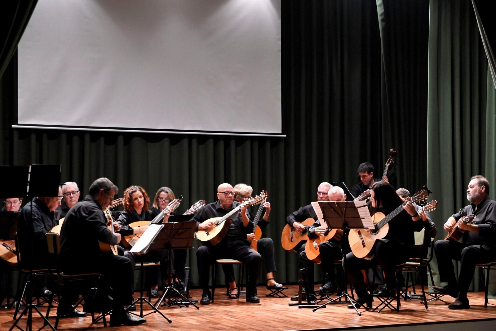 La Orquesta de Plectro Ciudad de los Califas, en imágenes