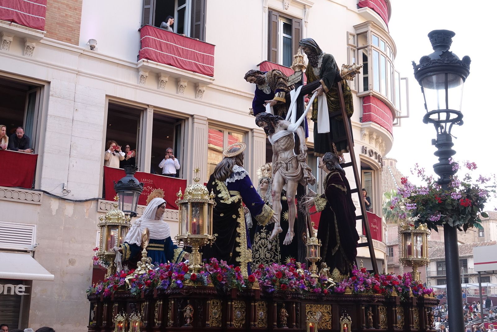 Las fotos del Descendimiento, en el Viernes Santo de Málaga