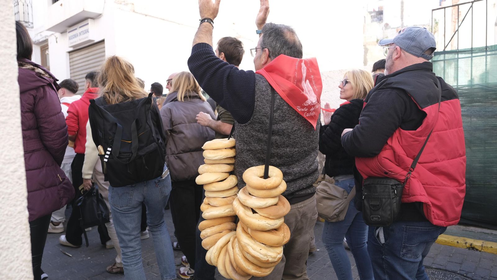 Procesión de San Sebastián y tirada de roscos en Lubrín, en imágenes