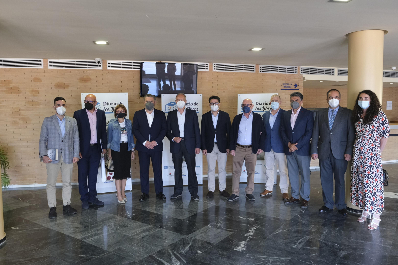 Antonio Lao junto a Jorge Molist, Antonio Galindo, autoridades y patrocinadores del acto.