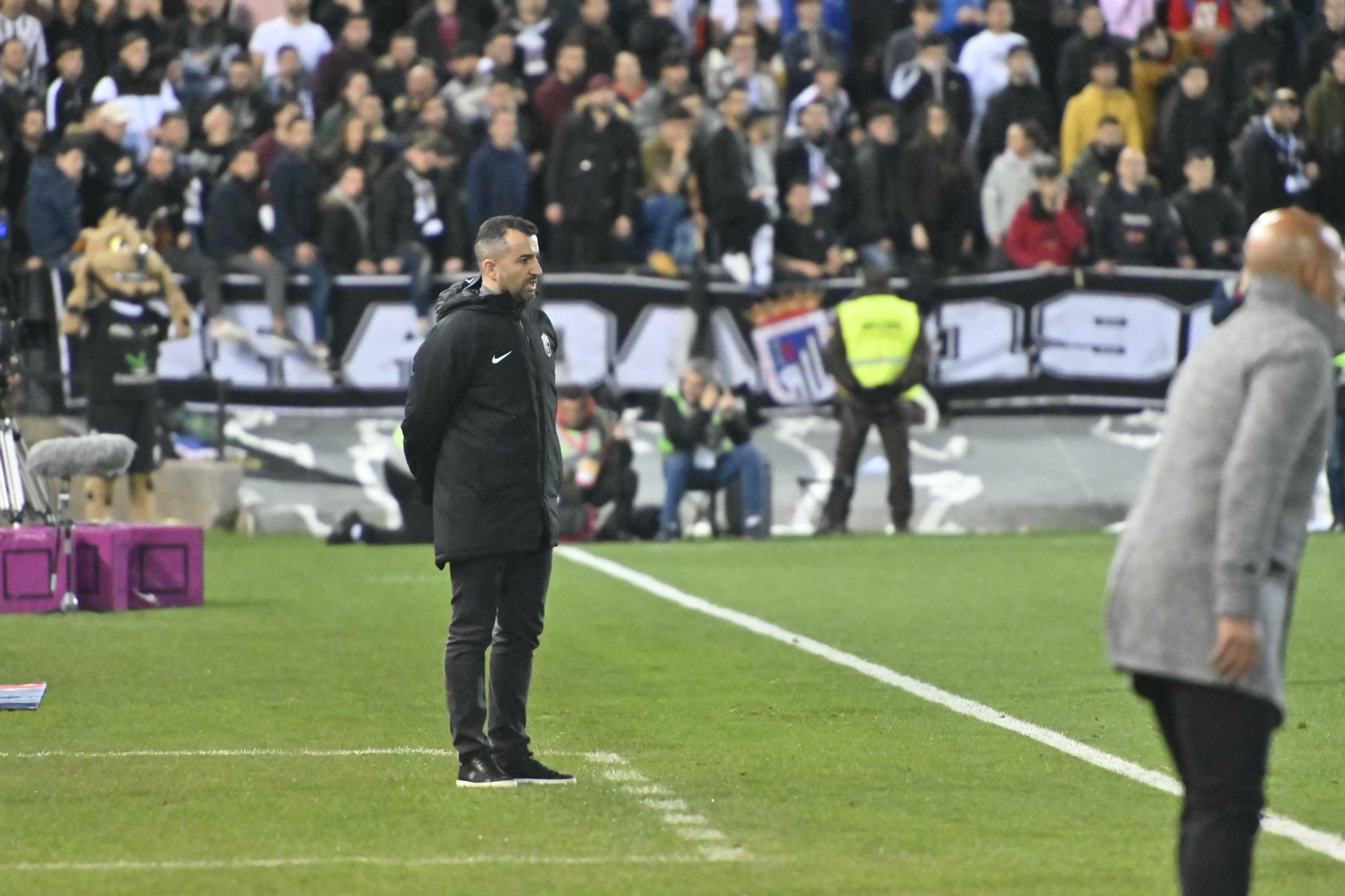 Diego Martínez, atento al juego.