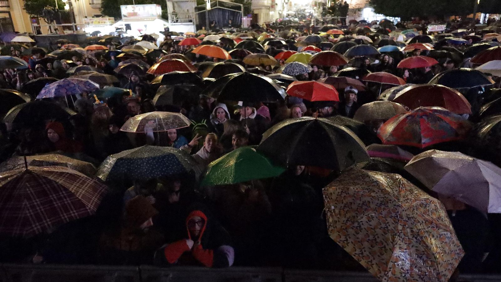 Búscate entre las mejores imágenes de la quema del dios Momo