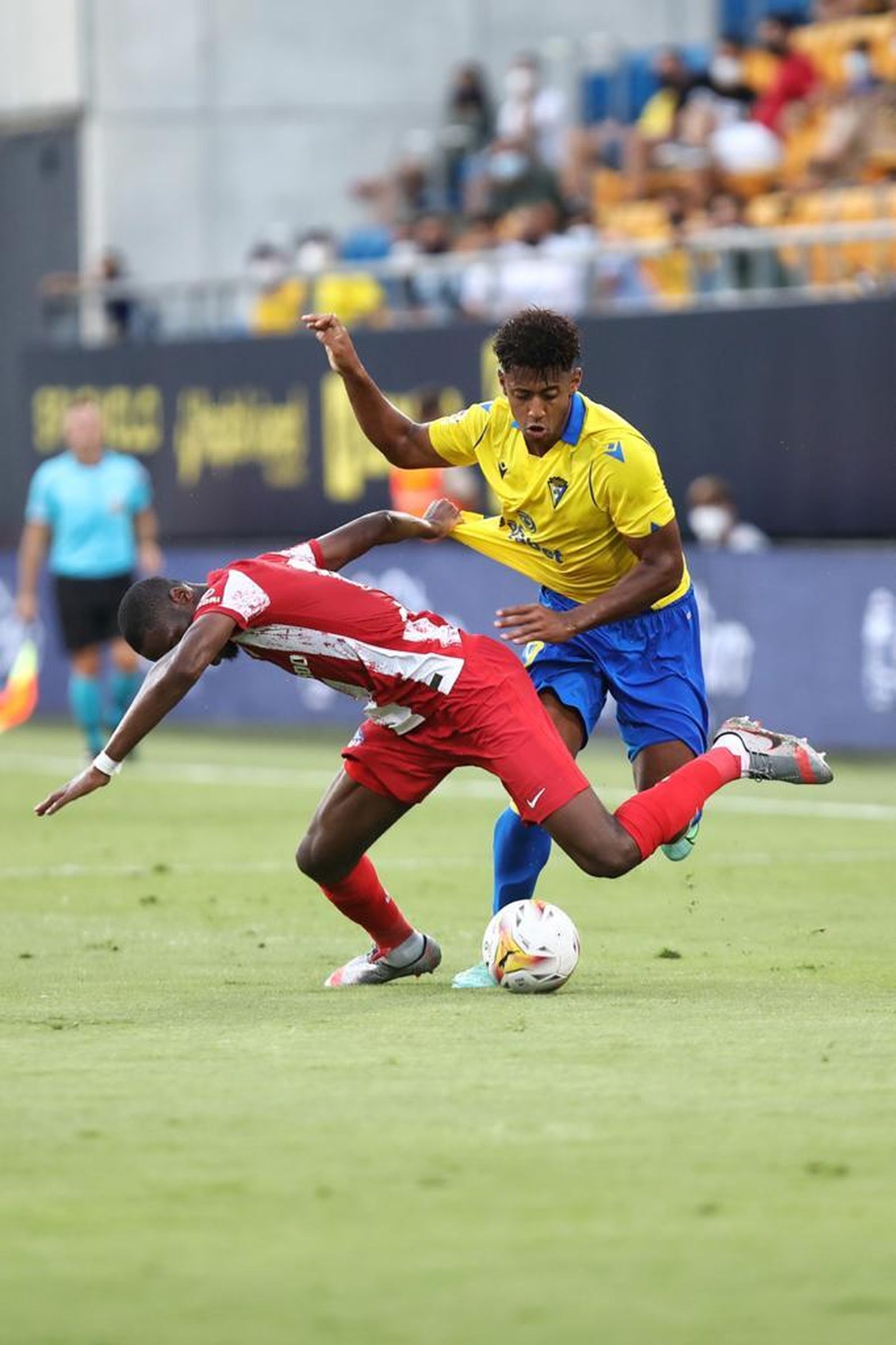 Las imágenes del Cádiz-Atlético del Trofeo Carranza.