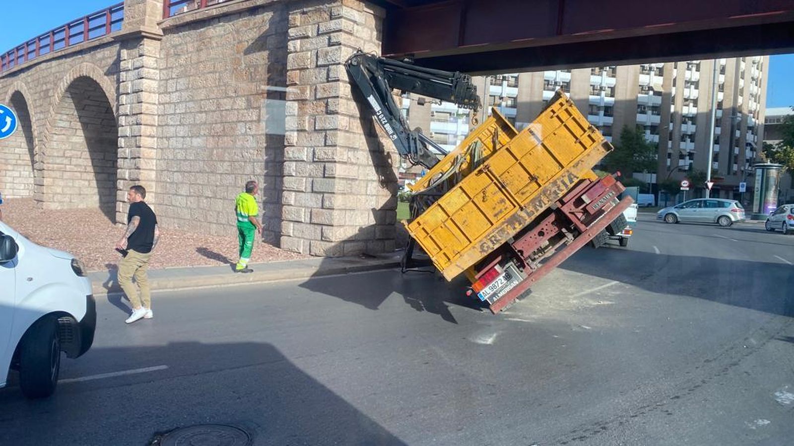 Camión accidentado.