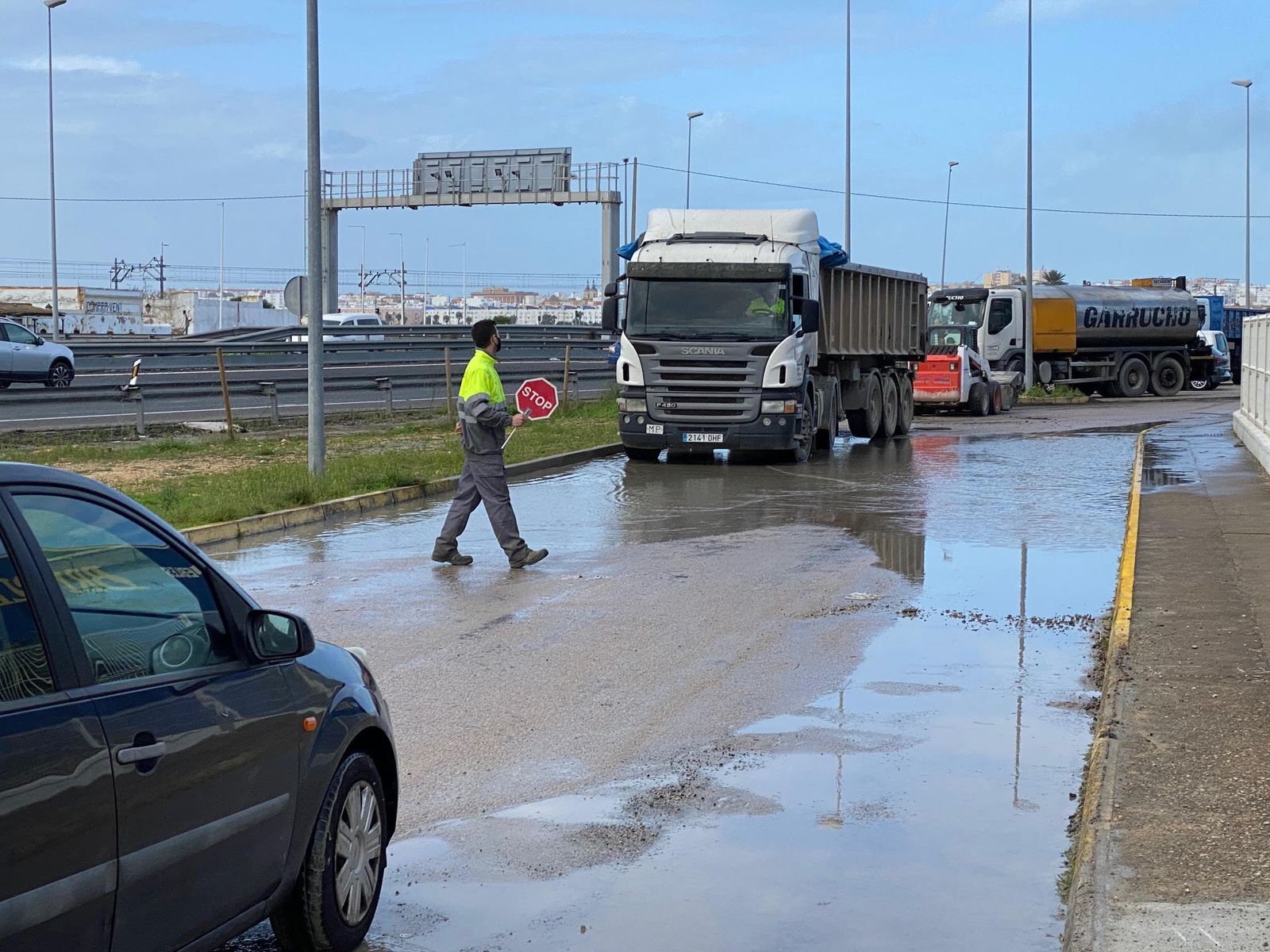 Obras de reasfaltado en Tres Caminos