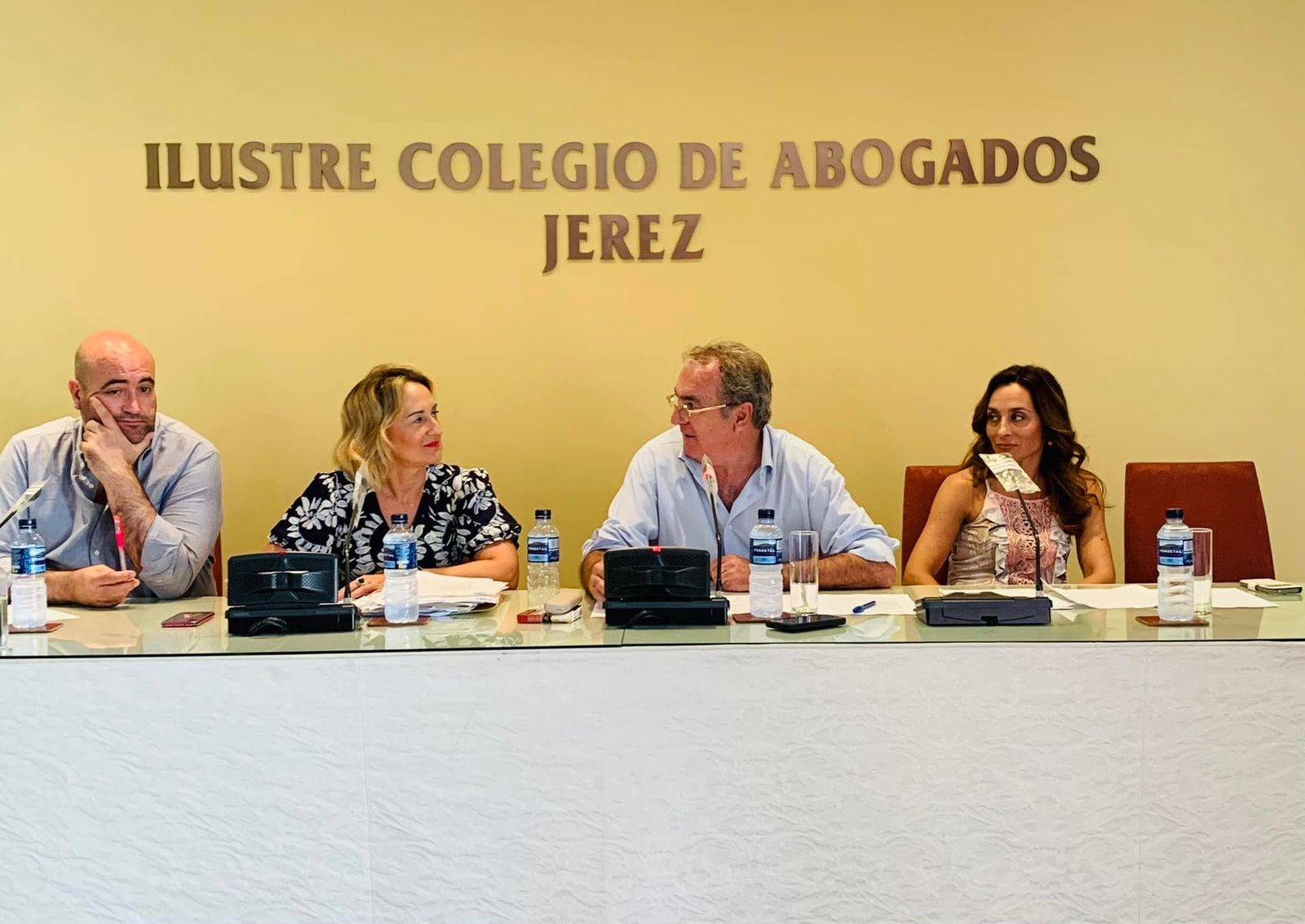 Alberto Escudier, Angélica García, Federico Fernández y Pilar Moreno, en la sede del Colegio de Abogados de Jerez.