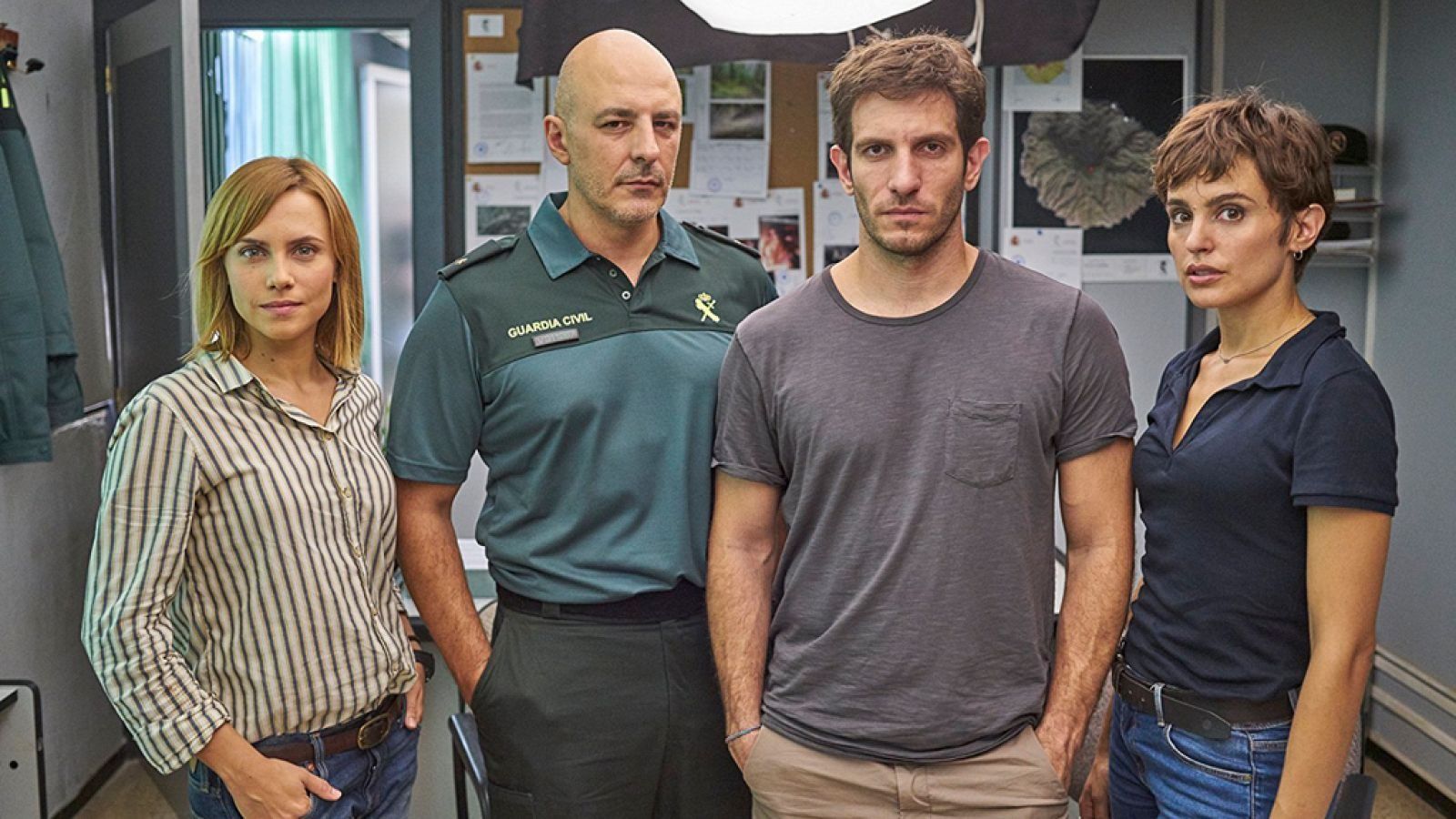 El reparto de la pelícua 'La niebla y la doncella'.