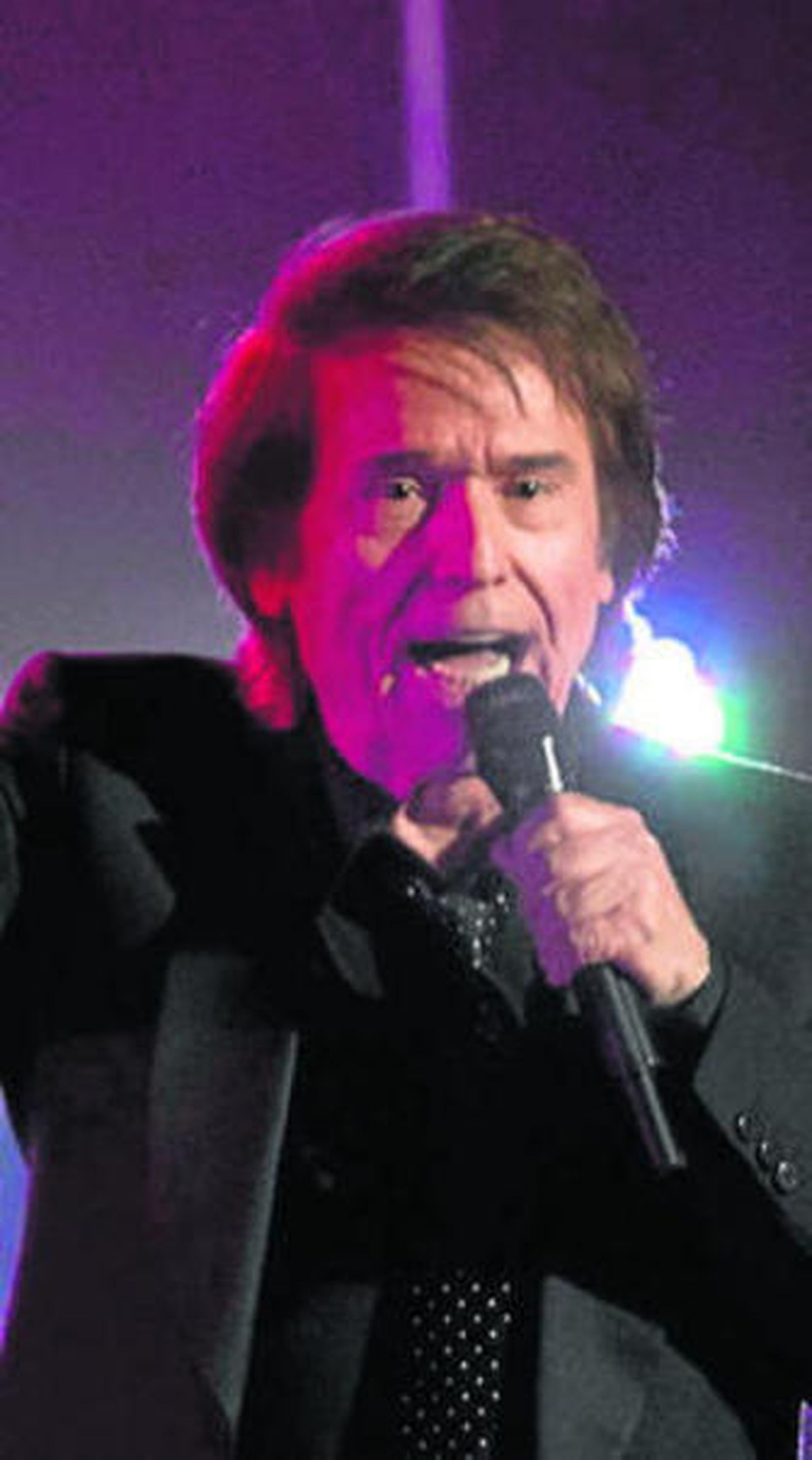 El cantante Raphael.