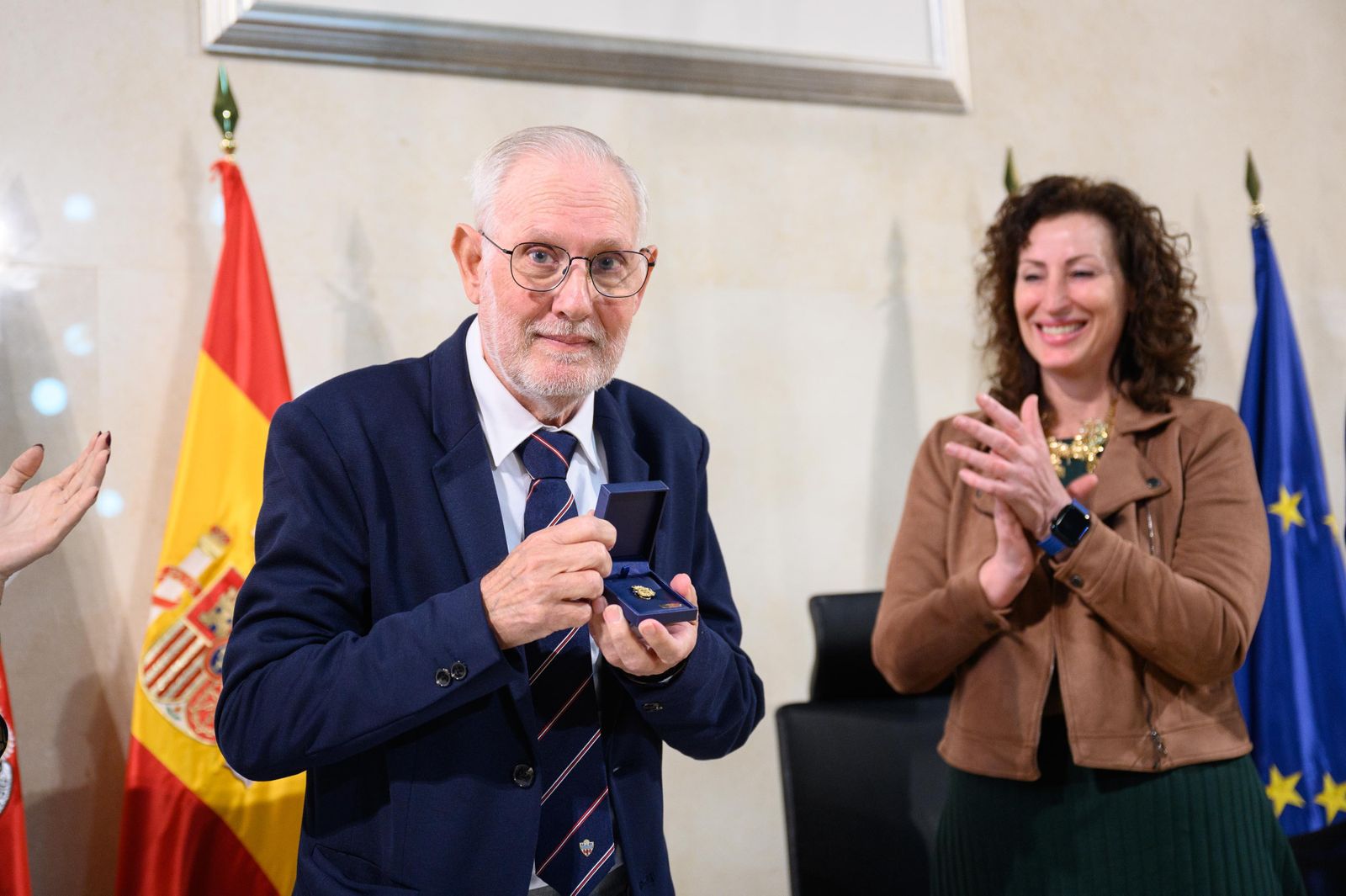 Felipe Ortiz junto a la alcaldesa, María del Mar Vázquez.