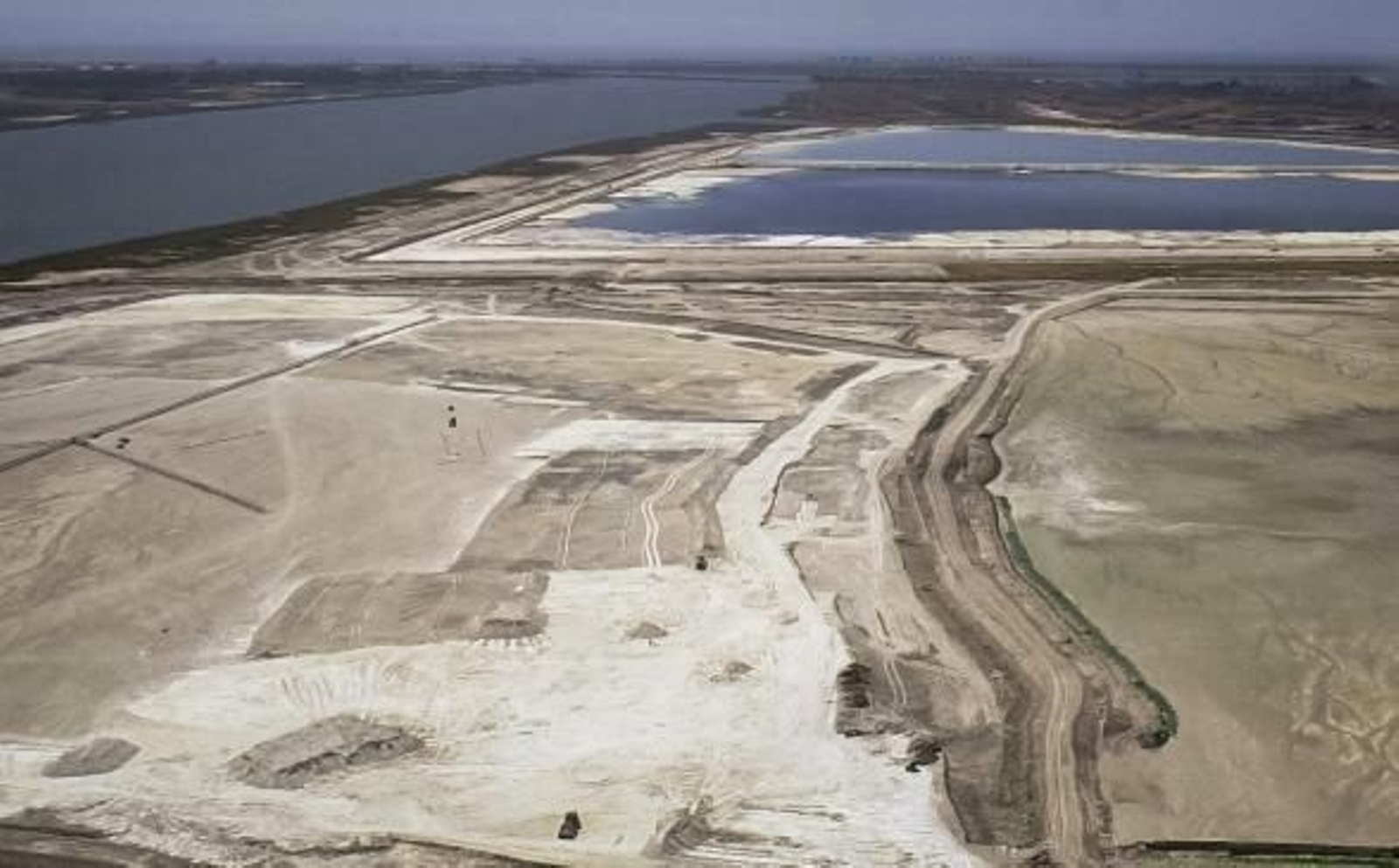 Imagen aérea de las balsas de fosfoyesos de Huelva.