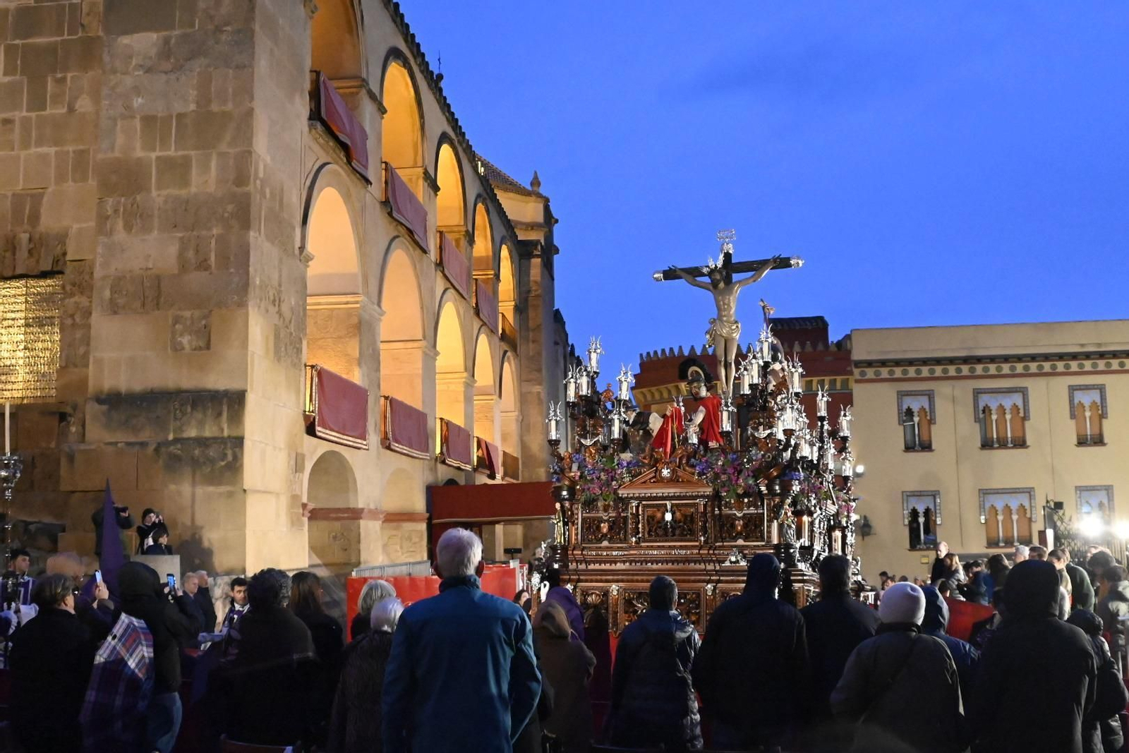 La procesión de la hermandad de la Agonía en este Martes Santo de Córdoba, en imágenes