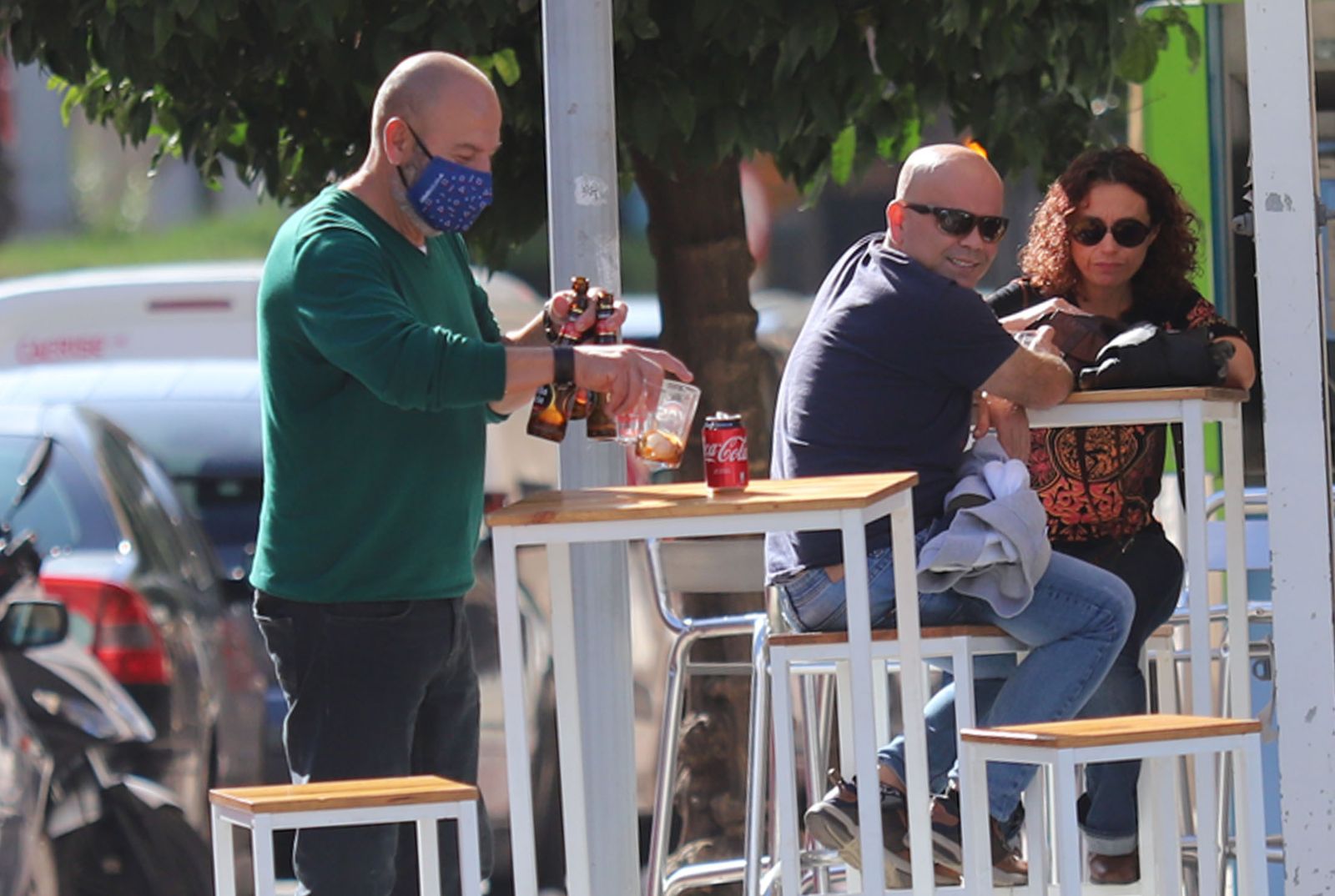Un trabajador hostelero de la capital onubense.