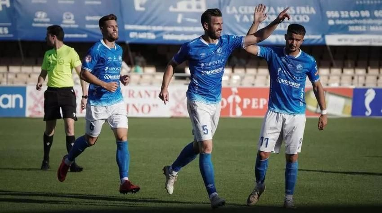 Oca celebra su gol al Cabecense en Chapín esta temporada.