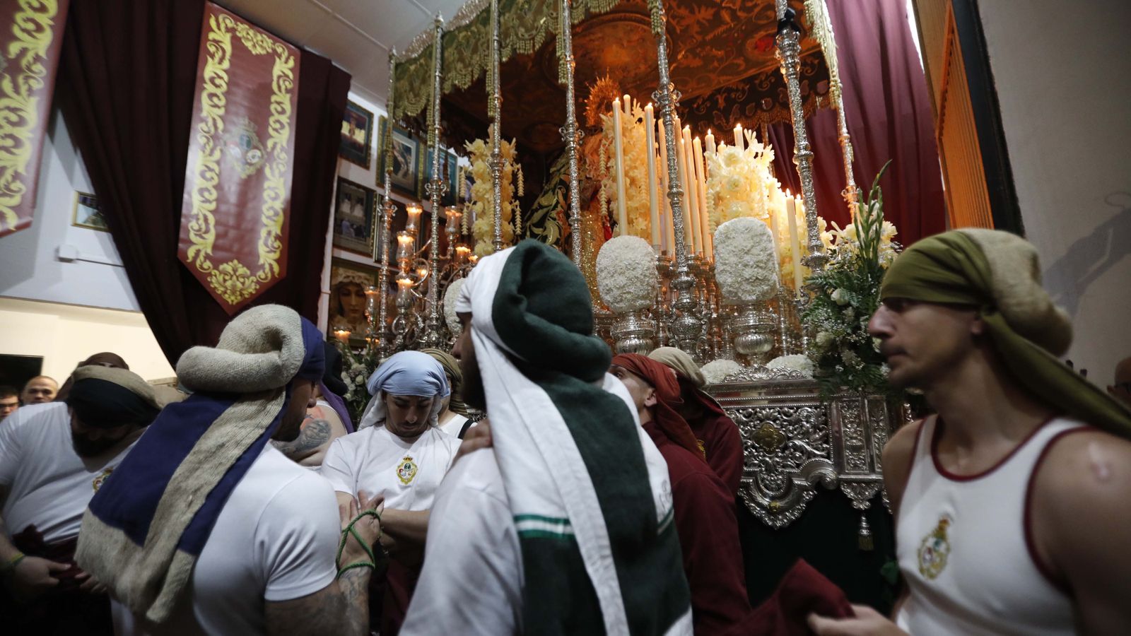 Fotos del Viernes Santo en La Línea: Cristo del Mar y Luz y Esperanza Nuestra, Soledad y Santo Entierro, Cristo del Amor y Misericordia y Amargura.