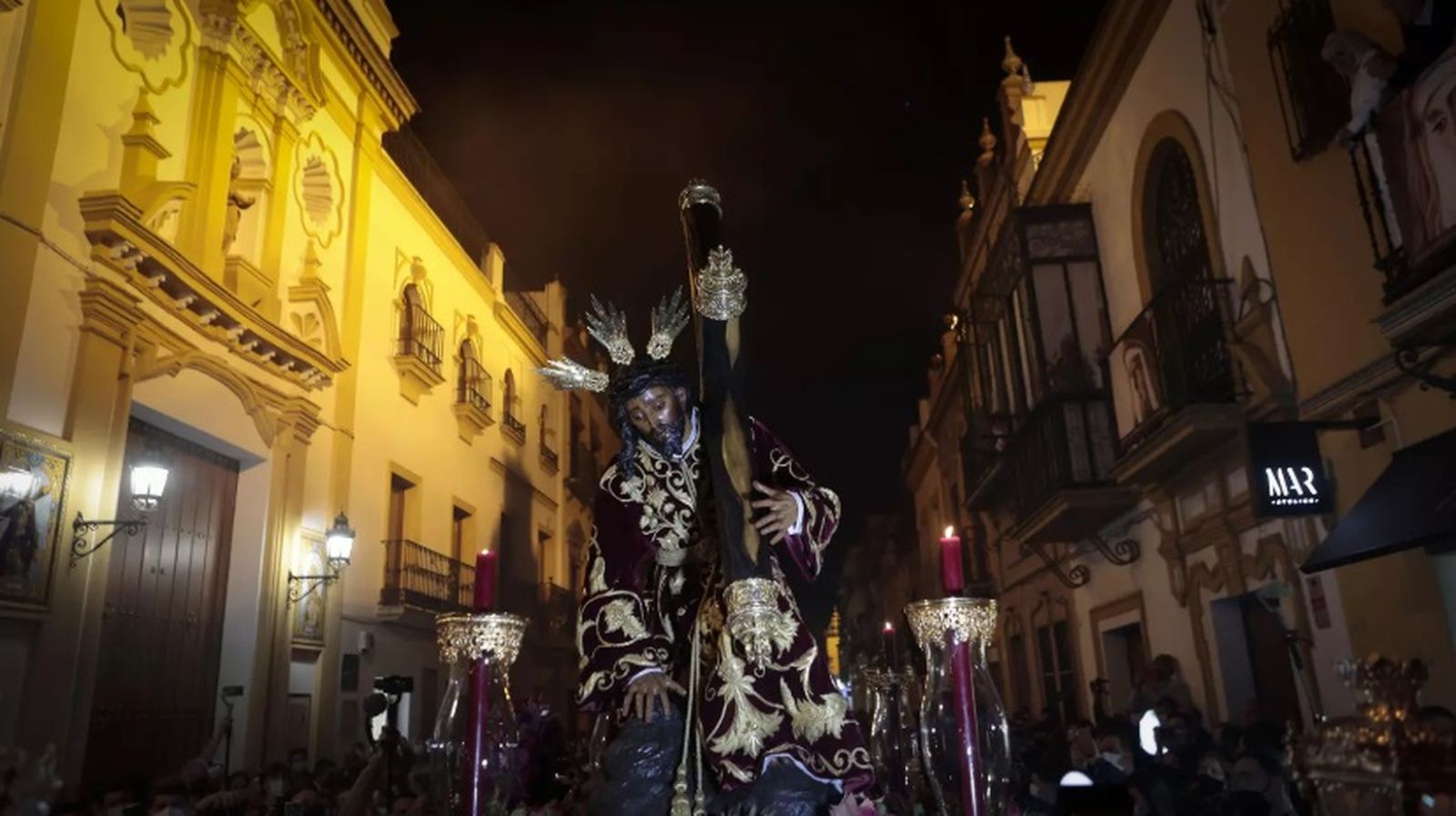 El Cristo de las Tres Caídas recorre esta noche las calles de Triana