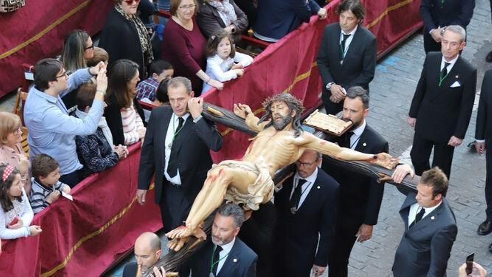 Así fue la procesión del Cristo de la Vera+Cruz acompañado por la Legión en el año 2019
