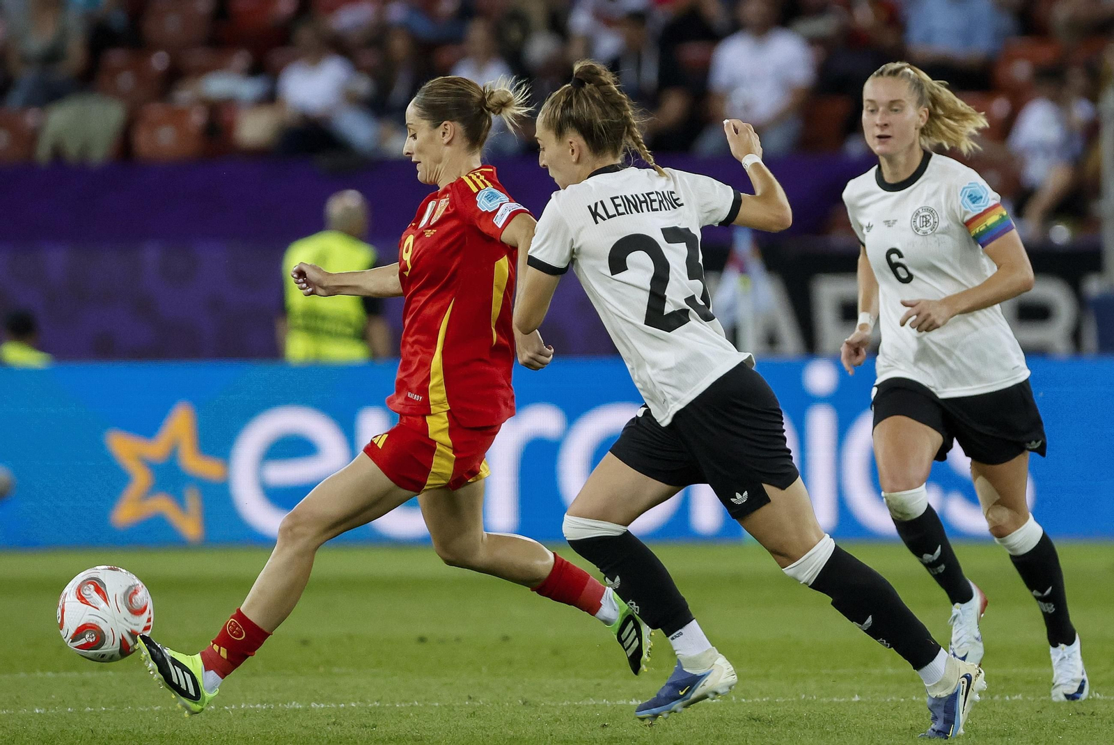 Las mejores imágenes de la semifinal Alemania-España de la Eurocopa femenina