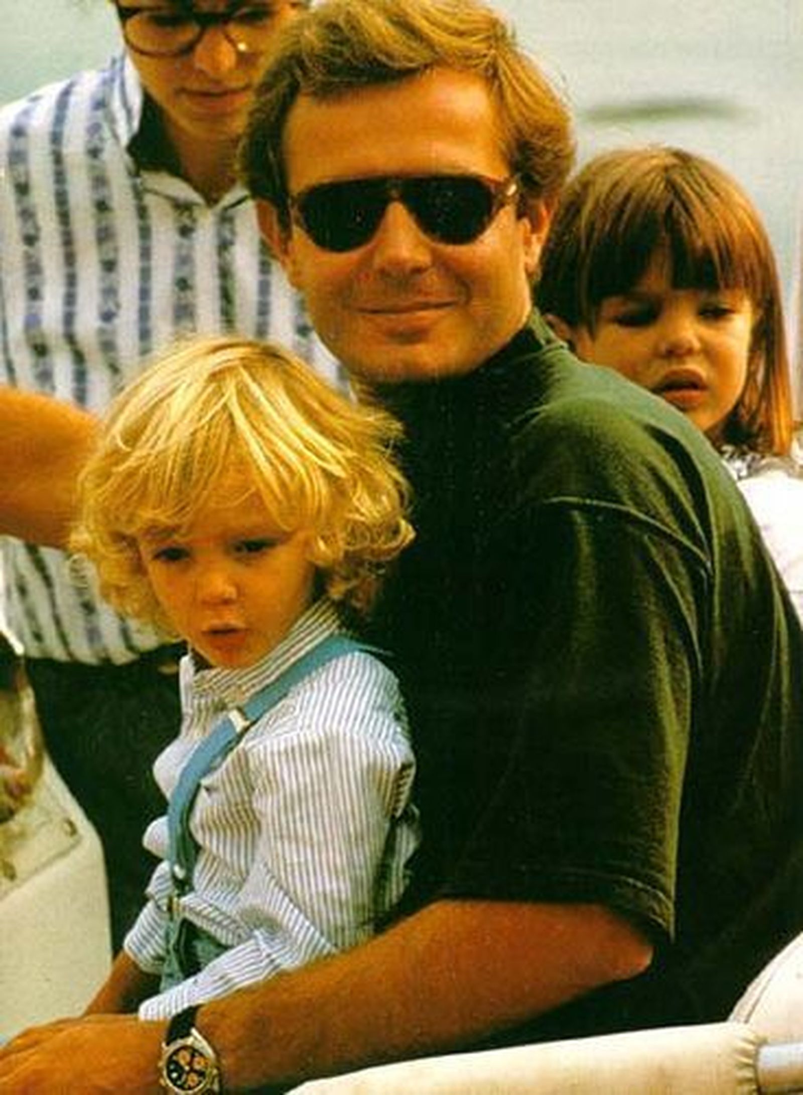 Pierre perdió a su padre cuando tenía sólo tres años.