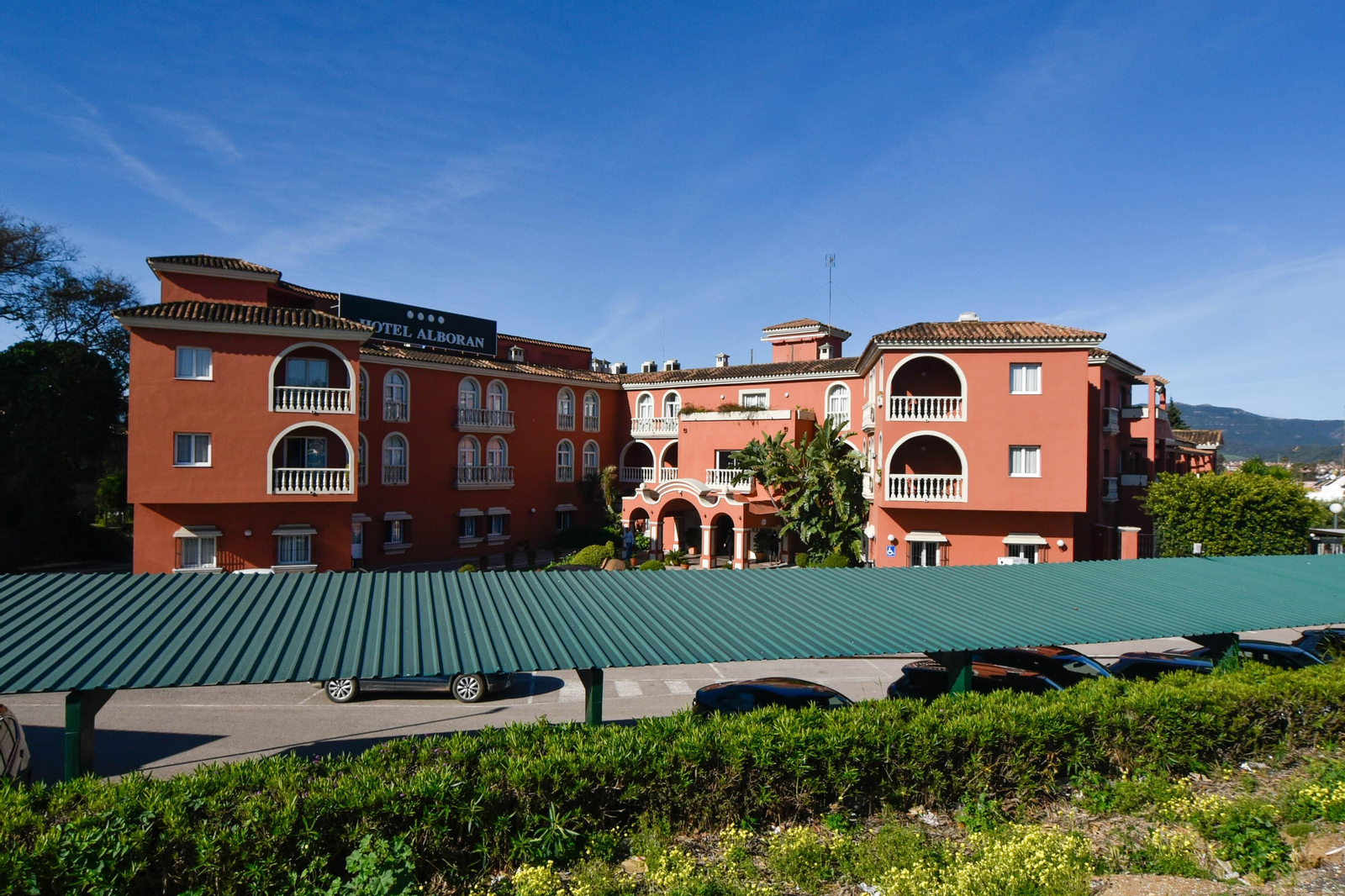 El Hotel Alborán.