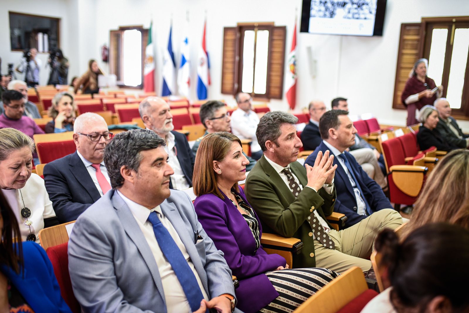 Imágenes de la conferencia  'La Rábida- ocho décadas de un sueño universitario'