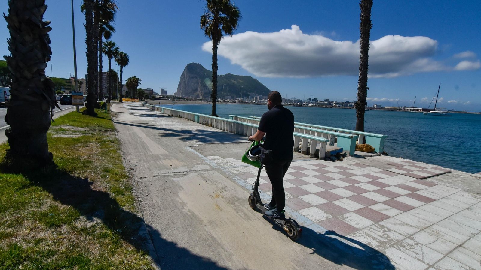 Playa y paseo de Poniente.