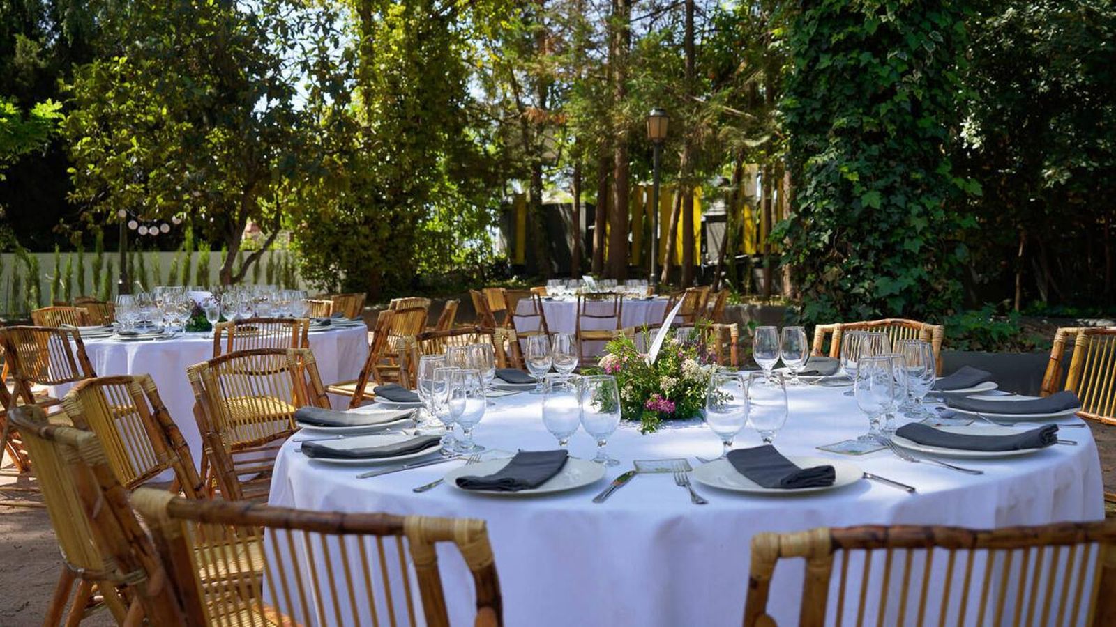 El Bosque cuenta con diferentes jardines y estancias interiores, perfectos para eventos de la más variada índole