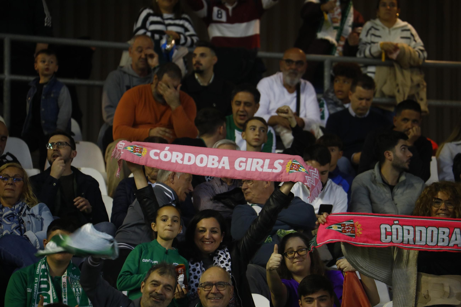 Las mejores fotos del ambiente en el Córdoba CF - Zaragoza en El Arcángel