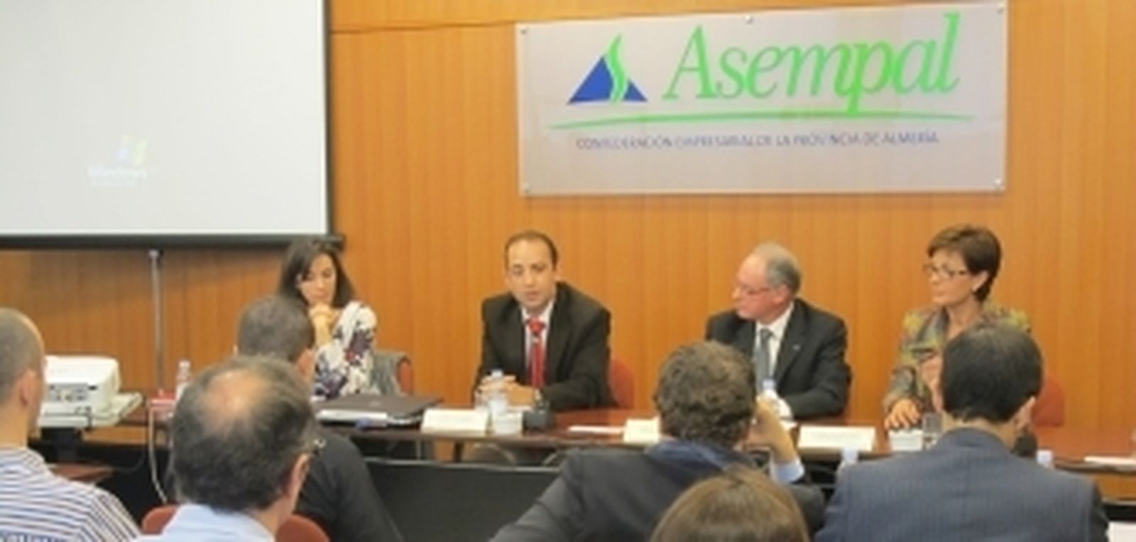 La Junta y Asempal presentan el Cheque Innovación a las pequeñas empresas almerienses